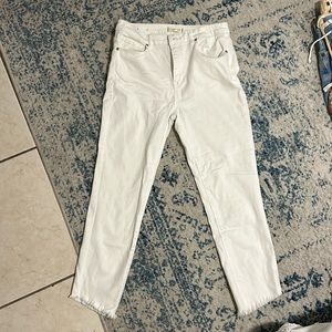 White denim pants with chic frayed ends Harper size 29